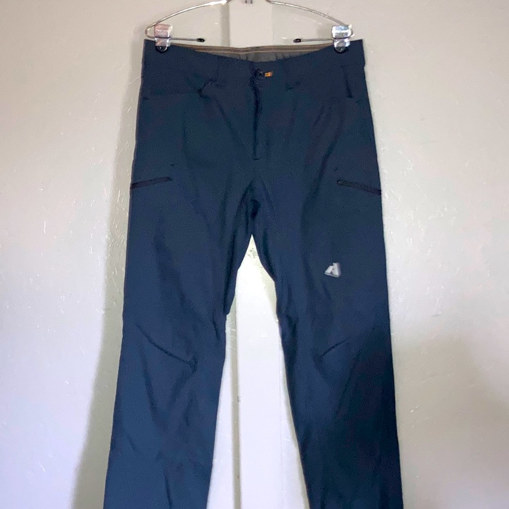 Mens Eddie Bauer navy blue pants